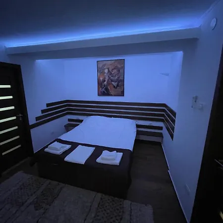 2 La Casa -