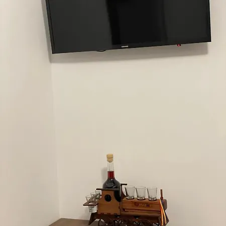 Apartament 2 La Casa - Bucureşti